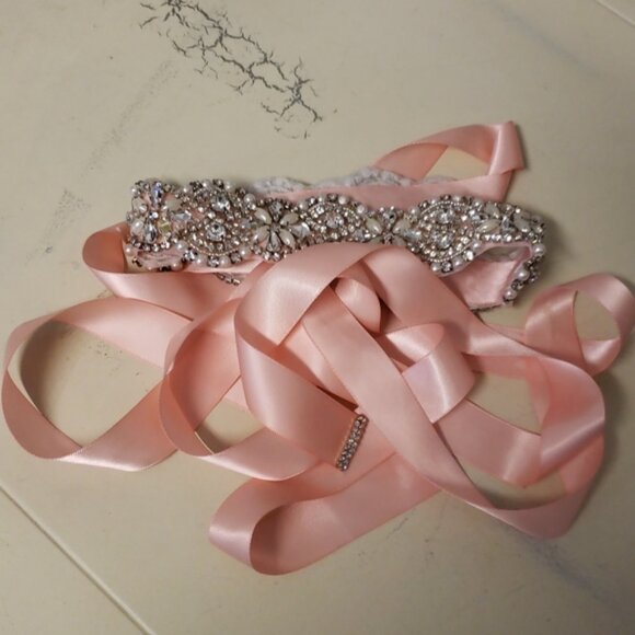 Yanstar Crystal Pearl with Pink Ribbon display picture 1